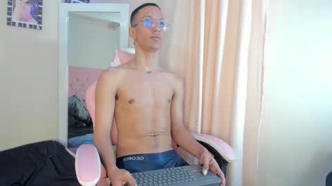 Rich4rd27  online show from November 21, 6:01 am