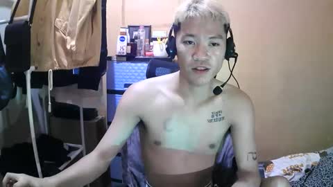 riiichie12 online show from November 12, 6:57 pm