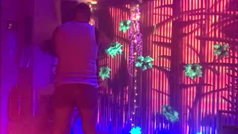 Snapshot of riod_rainforest_1983 chatting on October 14, 6:37 pm Rotrigo online show from October 14, 6:37 pm