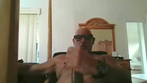 Snapshot of rionel chatting on October 21, 4:54 pm RioNel online show from October 21, 4:54 pm