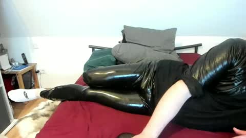 rlplover9 online show from December 7, 11:12 pm