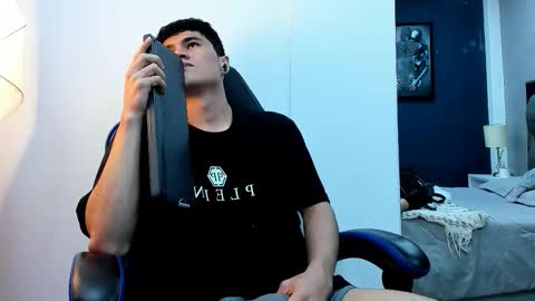 Roan Birkin online show from December 22, 11:24 pm