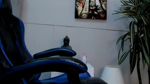 Roan Birkin online show from May 30, 2:11 am