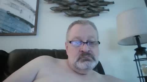 rob872217 online show from April 15, 1:55 pm