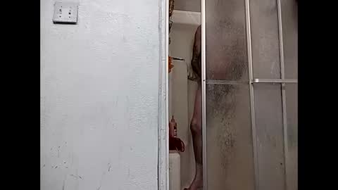 Snapshot of robertsaiz4200 chatting on January 23, 3:26 am robertsaiz4200 online show from January 23, 3:26 am