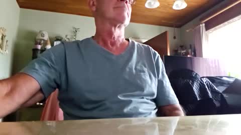 Snapshot of robke1966 chatting on October 15, 7:16 am robke1966 online show from October 15, 7:16 am