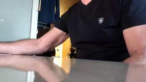 Snapshot of robke1966 chatting on January 2, 8:17 am robke1966 online show from January 2, 8:17 am