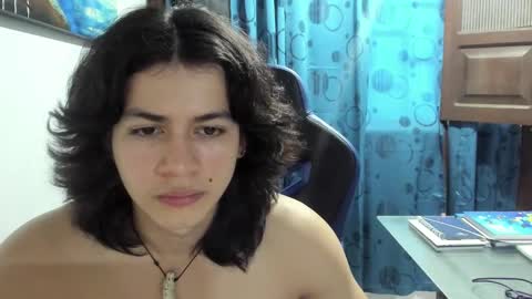 Snapshot of roca_inca chatting on December 10, 10:05 pm roca inca online show from December 10, 10:05 pm