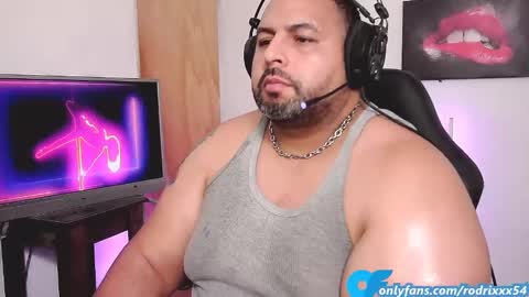 Snapshot of rodrixxx54 chatting on February 4, 8:06 pm rodrixxx54 online show from February 4, 8:06 pm