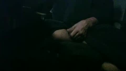 Snapshot of roger_peter chatting on December 25, 6:31 am roger_peter online show from December 25, 6:31 am