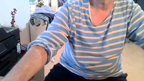 rolandloser1000 online show from December 19, 8:24 am