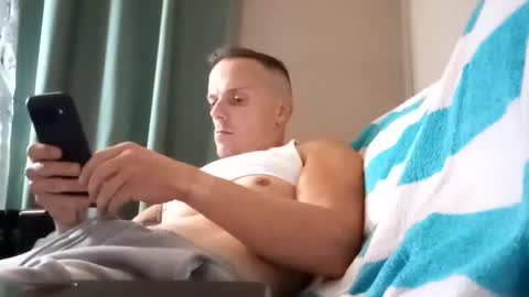 rollinhard2525 online show from October 11, 2:32 pm