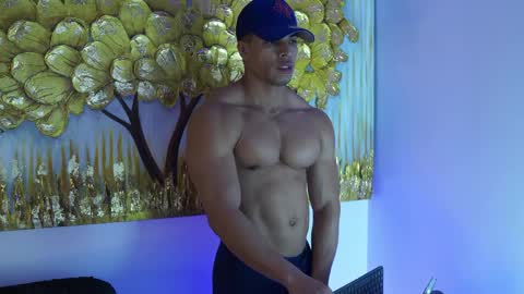 romano_kentt12 online show from April 8, 3:07 am