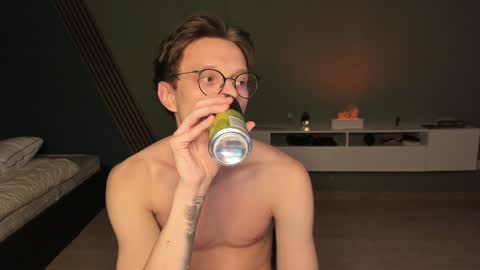 Romeo online show from December 2, 11:32 am