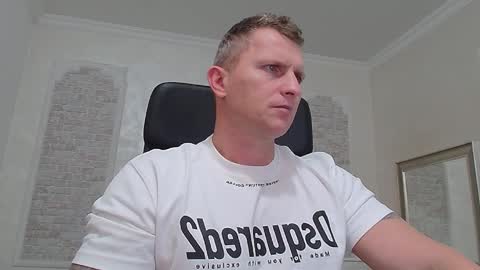 RomeoMalcolm online show from March 4, 5:42 am