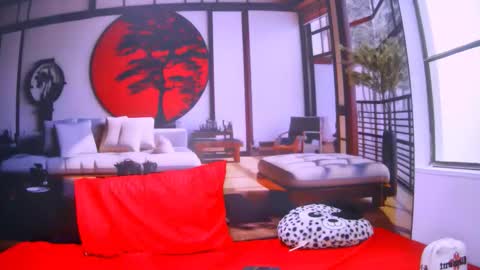 Romeo online show from October 2, 9:30 pm