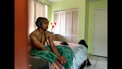 romeotyn online show from March 1, 3:16 pm