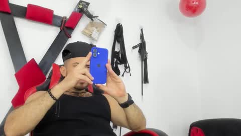 Tommy and Steven online show from December 18, 4:52 am