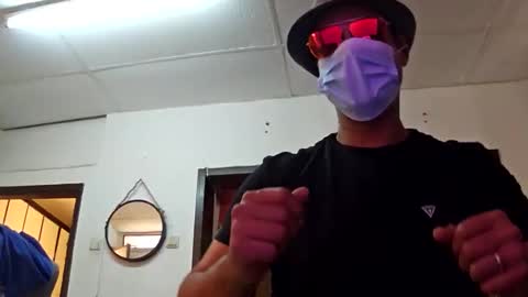 round1fiight online show from October 11, 11:58 am