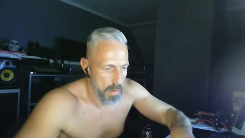 Chico que rico Caliente online show from February 21, 2:50 am