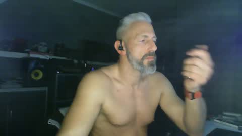 Chico que rico Caliente online show from February 14, 12:03 pm