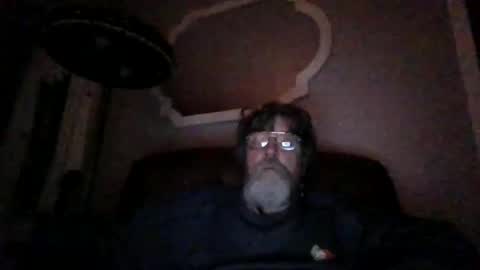 Snapshot of runningaround60 chatting on December 30, 3:25 am runningaround60 online show from December 30, 3:25 am