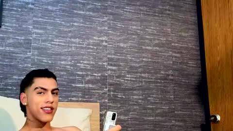  R U S S E L L  online show from February 20, 2:40 am