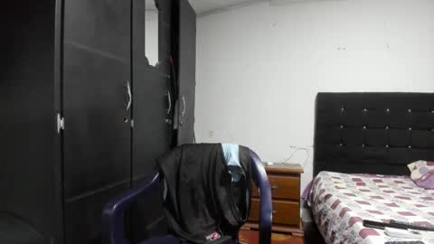 ryan_xc1 online show from February 13, 2:51 am