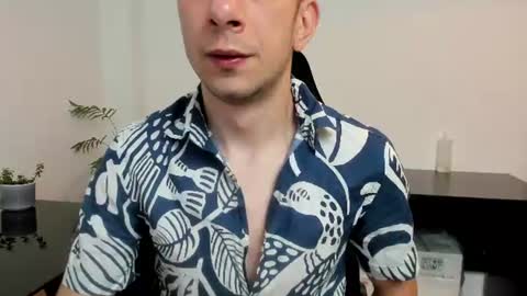 Andrew C. online show from June 26, 9:39 pm