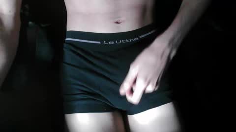 Max online show from November 4, 6:53 pm