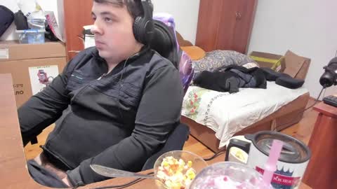 Snapshot of saboda chatting on January 1, 1:04 am 1141323  my Lord Mister Max   moms treasure online show from January 1, 1:04 am