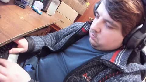 1141323  my Lord Mister Max   moms treasure online show from March 17, 7:27 pm