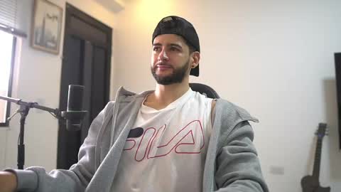 saimon  online show from April 15, 1:33 pm