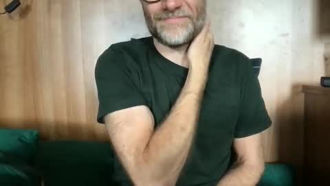 saint009 online show from June 9, 1:35 pm