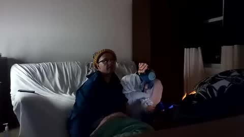 Snapshot of salis1981 chatting on February 2, 4:05 am salis1981 online show from February 2, 4:05 am