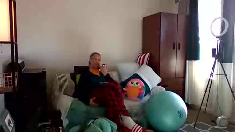 Snapshot of salis1981 chatting on March 1, 2:04 am salis1981 online show from March 1, 2:04 am