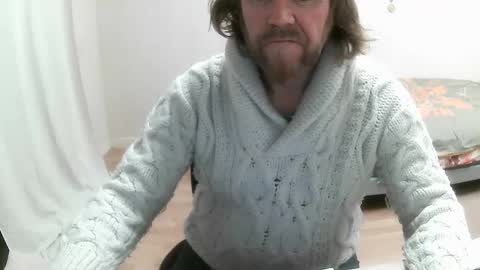 Saltimbanquier  Salt  ou  Banquier  online show from February 13, 7:03 am