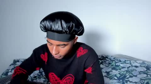 salvatore_amator online show from April 23, 5:04 pm