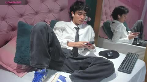 salvatore  online show from December 8, 8:47 pm