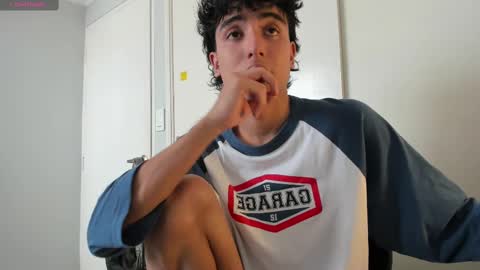 Snapshot of salvatore_montt chatting on March 9, 5:49 pm salvatore_montt online show from March 9, 5:49 pm