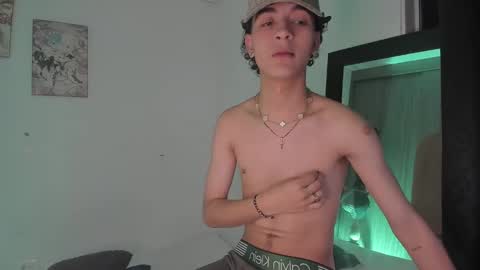 sam__cute online show from January 7, 5:56 am