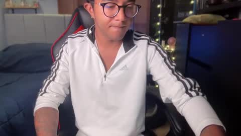 SAMUEL THOMPSON online show from February 27, 7:04 pm