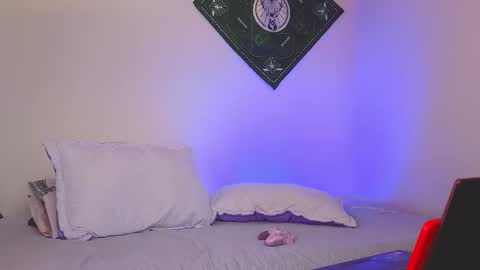 samevansx online show from December 1, 6:33 pm