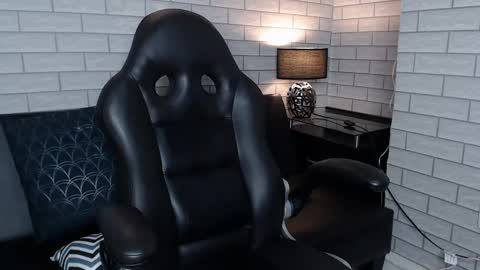 Snapshot of samir_bear chatting on February 22, 12:19 pm Samir online show from February 22, 12:19 pm