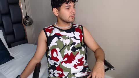 Snapshot of samir_bear chatting on December 28, 12:36 pm Samir online show from December 28, 12:36 pm