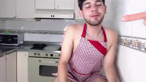 Snapshot of samir_bear chatting on February 1, 12:26 pm Samir online show from February 1, 12:26 pm