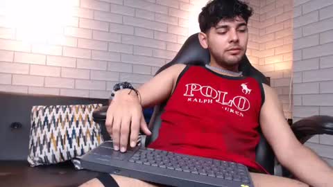 Snapshot of samir_bear chatting on January 29, 12:13 pm Samir online show from January 29, 12:13 pm