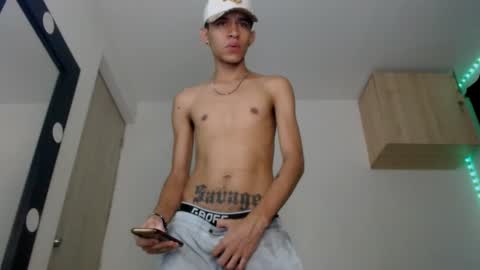 Snapshot of samuel_suarez chatting on December 3, 6:35 am   online show from December 3, 6:35 am