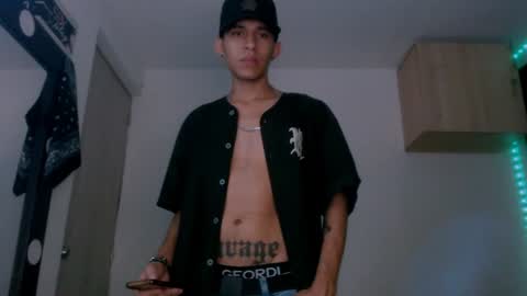 Snapshot of samuel_suarez chatting on January 22, 4:23 am   online show from January 22, 4:23 am