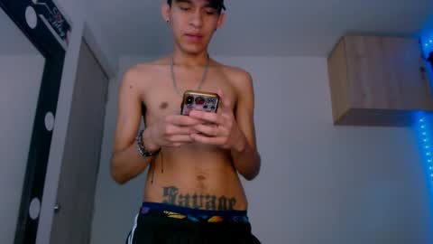Snapshot of samuel_suarez chatting on December 20, 2:19 am   online show from December 20, 2:19 am